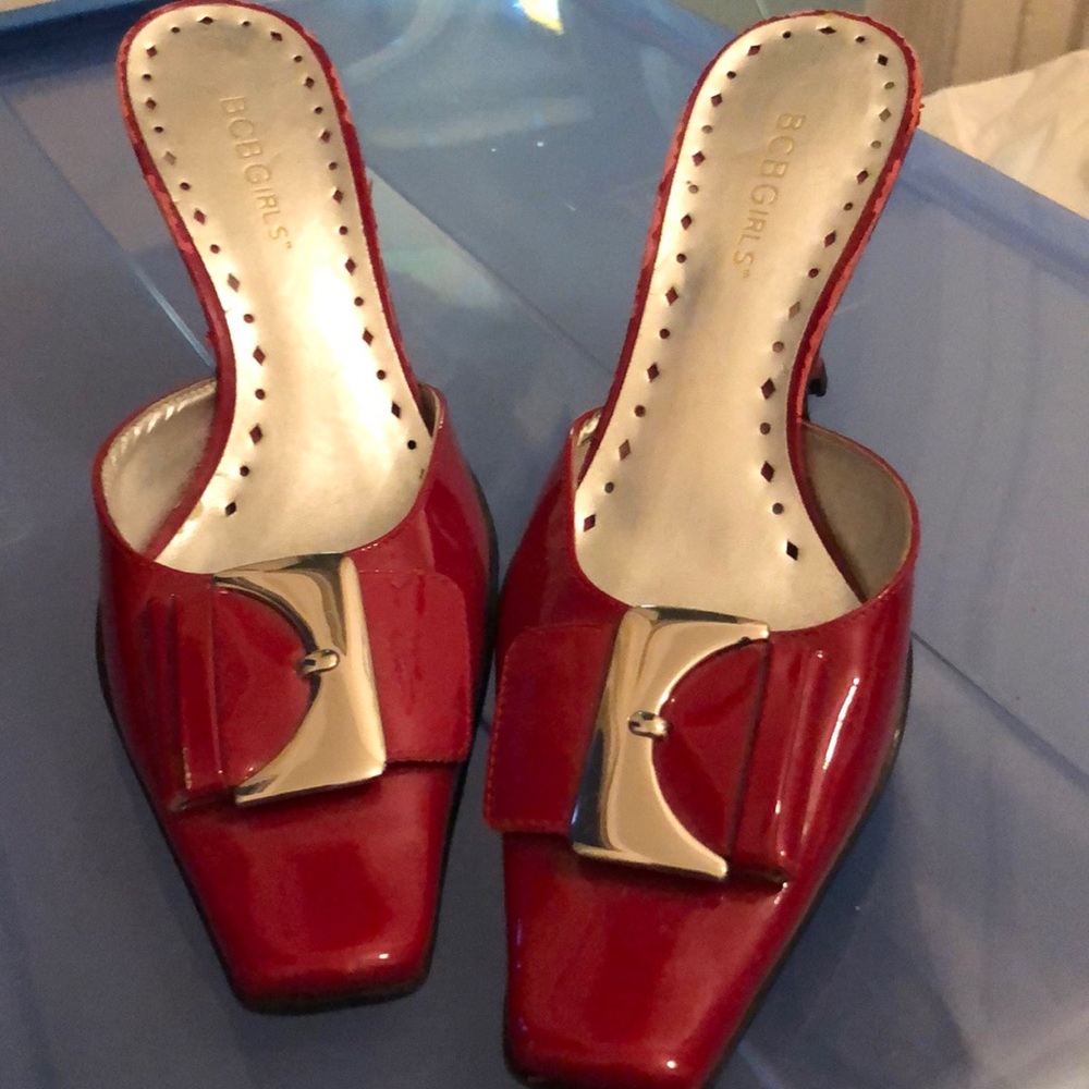 Bcbg low heel